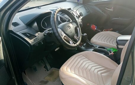 Hyundai ix35 I рестайлинг, 2010 год, 1 100 000 рублей, 10 фотография