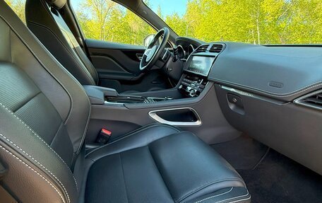 Jaguar F-Pace, 2020 год, 4 290 000 рублей, 13 фотография