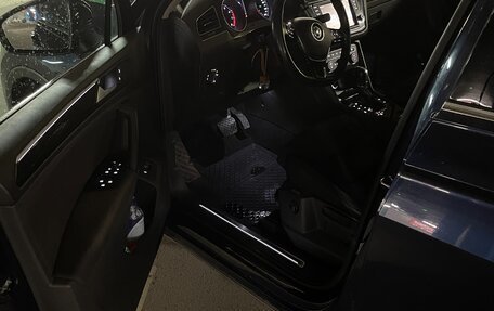 Volkswagen Tiguan II, 2017 год, 2 610 000 рублей, 13 фотография