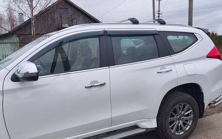 Mitsubishi Pajero Sport III рестайлинг, 2018 год, 3 300 000 рублей, 7 фотография