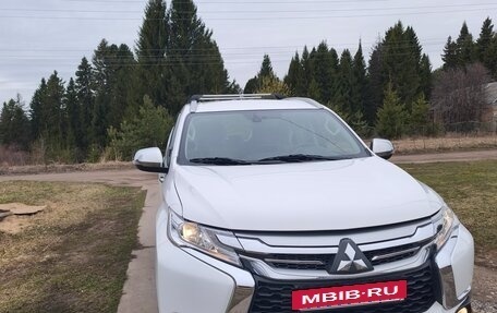 Mitsubishi Pajero Sport III рестайлинг, 2018 год, 3 300 000 рублей, 4 фотография