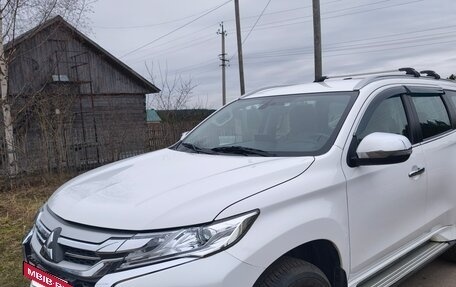 Mitsubishi Pajero Sport III рестайлинг, 2018 год, 3 300 000 рублей, 6 фотография