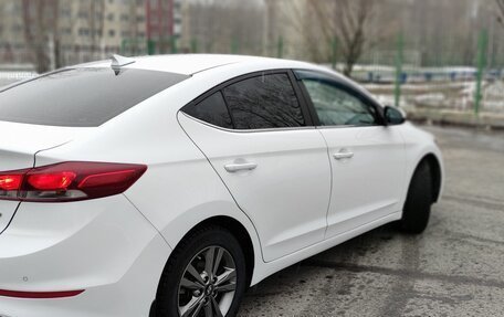 Hyundai Elantra VI рестайлинг, 2018 год, 1 750 000 рублей, 7 фотография