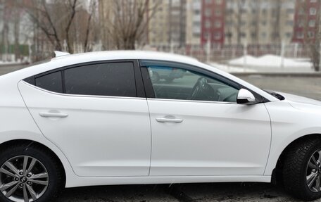 Hyundai Elantra VI рестайлинг, 2018 год, 1 750 000 рублей, 8 фотография