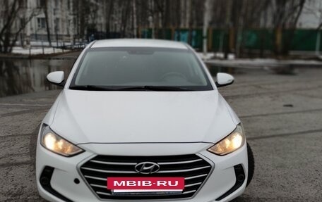 Hyundai Elantra VI рестайлинг, 2018 год, 1 750 000 рублей, 2 фотография