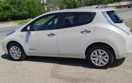 Nissan Leaf I, 2014 год, 800 000 рублей, 5 фотография