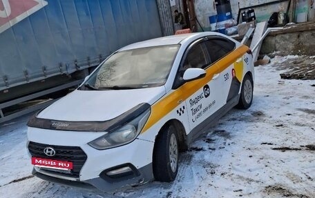 Hyundai Solaris II рестайлинг, 2017 год, 720 000 рублей, 3 фотография