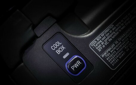 Toyota Land Cruiser 200, 2013 год, 3 450 000 рублей, 26 фотография