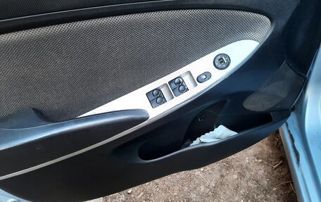 Hyundai Solaris II рестайлинг, 2012 год, 599 000 рублей, 12 фотография