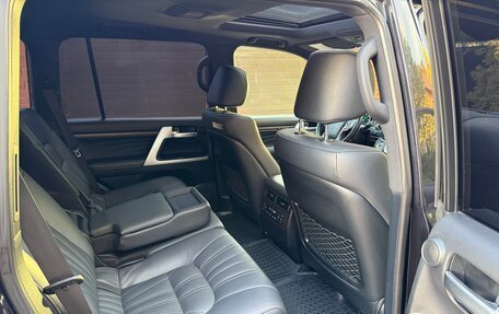 Toyota Land Cruiser 200, 2020 год, 9 000 000 рублей, 17 фотография
