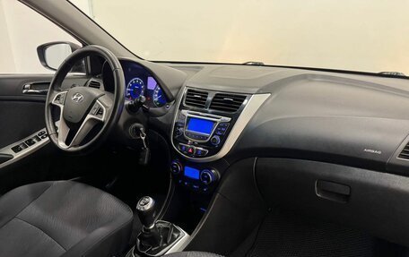 Hyundai Solaris II рестайлинг, 2013 год, 845 000 рублей, 12 фотография