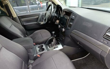 Mitsubishi Pajero IV, 2013 год, 2 690 000 рублей, 10 фотография