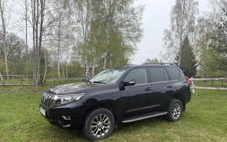 Toyota Land Cruiser Prado 150 рестайлинг 2, 2019 год, 4 800 000 рублей, 3 фотография