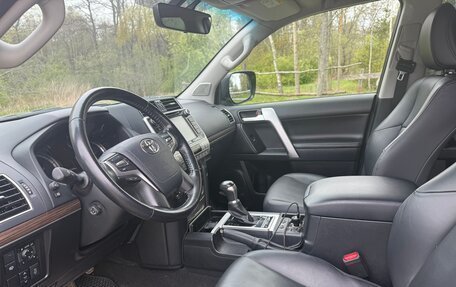 Toyota Land Cruiser Prado 150 рестайлинг 2, 2019 год, 4 800 000 рублей, 9 фотография