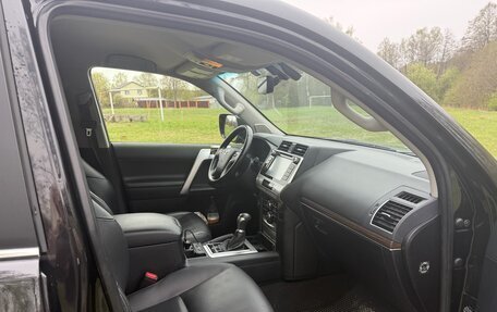 Toyota Land Cruiser Prado 150 рестайлинг 2, 2019 год, 4 800 000 рублей, 10 фотография