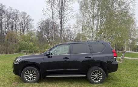 Toyota Land Cruiser Prado 150 рестайлинг 2, 2019 год, 4 800 000 рублей, 5 фотография