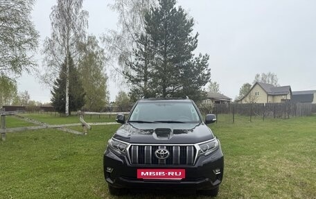Toyota Land Cruiser Prado 150 рестайлинг 2, 2019 год, 4 800 000 рублей, 2 фотография