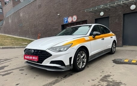 Hyundai Sonata VIII, 2021 год, 2 270 000 рублей, 2 фотография