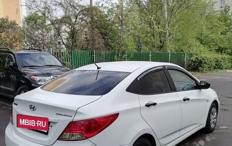 Hyundai Solaris II рестайлинг, 2013 год, 830 000 рублей, 2 фотография