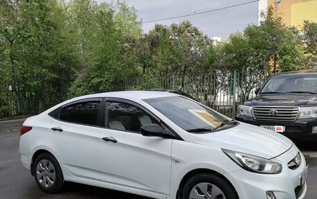 Hyundai Solaris II рестайлинг, 2013 год, 830 000 рублей, 3 фотография