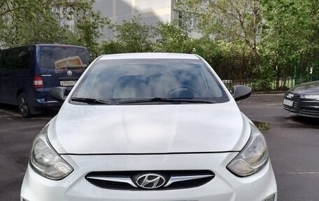 Hyundai Solaris II рестайлинг, 2013 год, 830 000 рублей, 4 фотография