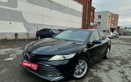 Toyota Camry, 2019 год, 2 850 000 рублей, 2 фотография
