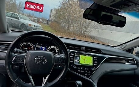 Toyota Camry, 2019 год, 2 850 000 рублей, 4 фотография