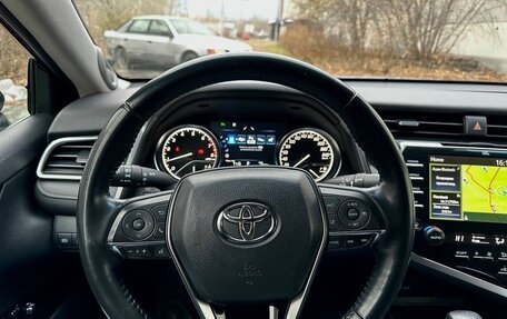 Toyota Camry, 2019 год, 2 850 000 рублей, 11 фотография