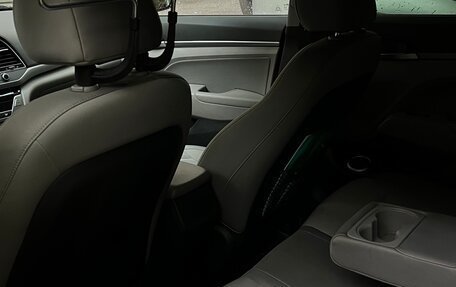Hyundai Elantra VI рестайлинг, 2016 год, 1 700 000 рублей, 12 фотография