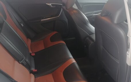 Volvo V60 Cross Country II, 2015 год, 2 000 000 рублей, 12 фотография