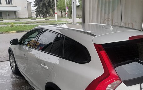 Volvo V60 Cross Country II, 2015 год, 2 000 000 рублей, 24 фотография