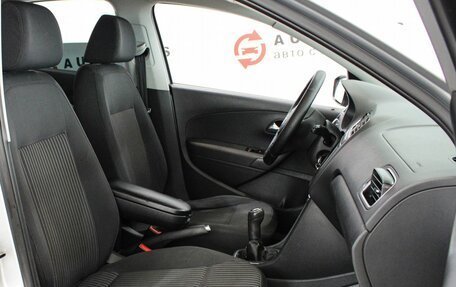 Volkswagen Polo VI (EU Market), 2011 год, 689 000 рублей, 11 фотография