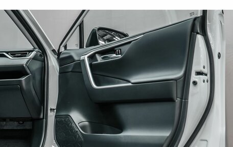 Toyota RAV4, 2025 год, 4 880 000 рублей, 17 фотография
