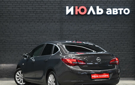 Opel Astra J, 2014 год, 990 000 рублей, 4 фотография