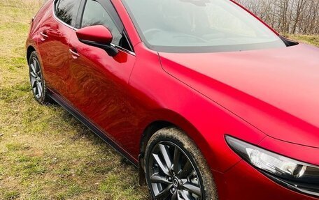 Mazda 3, 2019 год, 2 000 000 рублей, 14 фотография