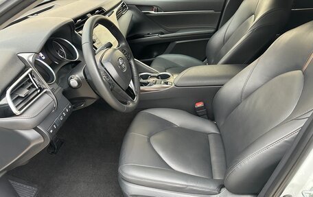 Toyota Camry, 2019 год, 2 930 000 рублей, 10 фотография