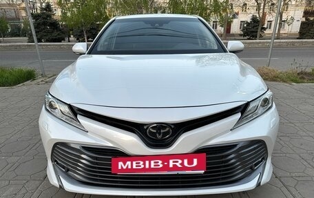 Toyota Camry, 2019 год, 2 930 000 рублей, 2 фотография