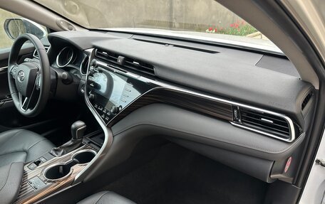 Toyota Camry, 2019 год, 2 930 000 рублей, 13 фотография