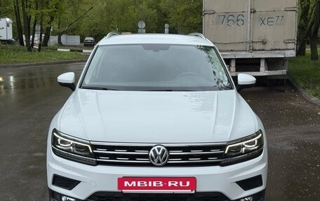 Volkswagen Tiguan II, 2018 год, 3 550 000 рублей, 2 фотография