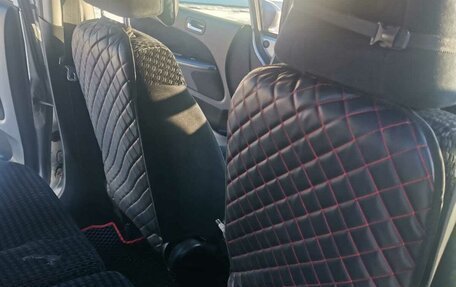 Honda Stream I рестайлинг, 2002 год, 600 000 рублей, 20 фотография