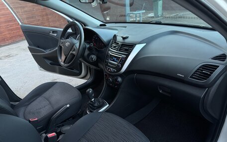Hyundai Solaris II рестайлинг, 2015 год, 1 050 000 рублей, 9 фотография