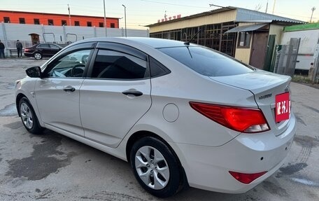 Hyundai Solaris II рестайлинг, 2015 год, 1 050 000 рублей, 5 фотография