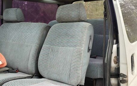 Toyota HiAce H100, 1994 год, 700 000 рублей, 11 фотография