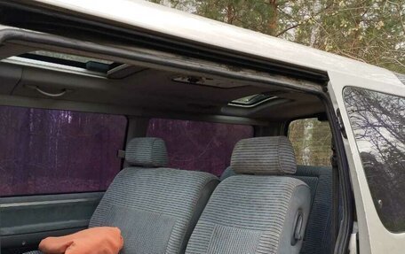 Toyota HiAce H100, 1994 год, 700 000 рублей, 9 фотография