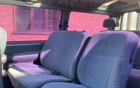Toyota HiAce H100, 1994 год, 700 000 рублей, 3 фотография