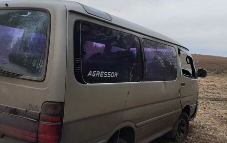 Toyota HiAce H100, 1994 год, 700 000 рублей, 4 фотография