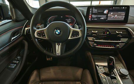 BMW 5 серия, 2021 год, 7 490 000 рублей, 14 фотография
