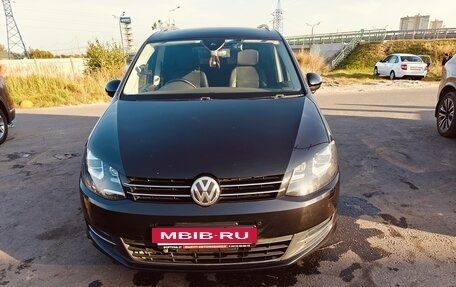 Volkswagen Sharan II, 2016 год, 1 350 000 рублей, 3 фотография