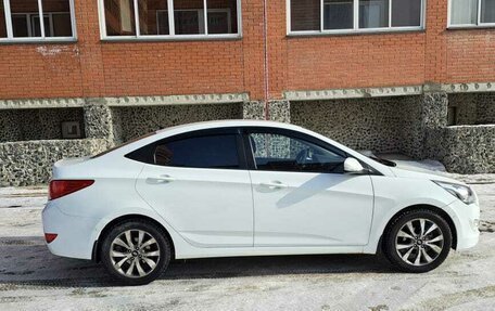 Hyundai Solaris II рестайлинг, 2015 год, 1 200 000 рублей, 4 фотография
