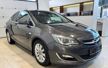 Opel Astra J, 2013 год, 685 000 рублей, 3 фотография